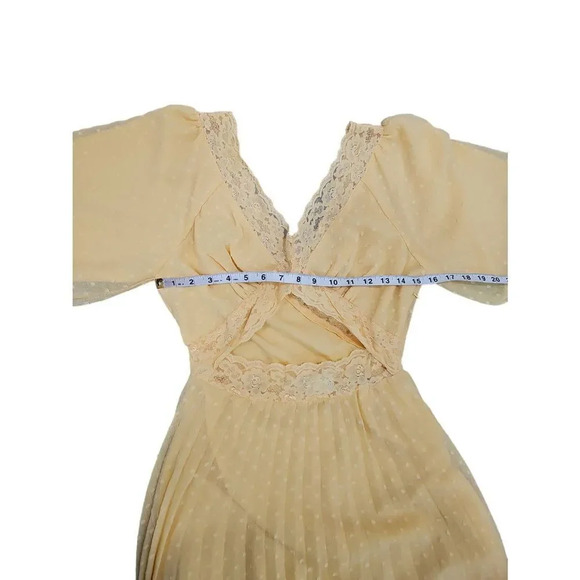 ASOS DESIGN lace insert cut out textured pleated midi dress in lemon yellow Sz 6 - Picture 12 of 12